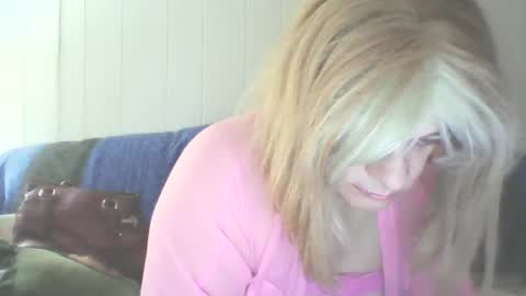 Snapshot of traphouseslutbunny4fun chatting on January 2025 09:08:01 AM traphouseslutbunny4fun online show from January 2025 09:08:01 AM