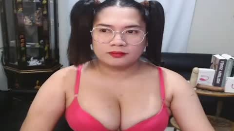 travelergirl online show from June 2026 06:19:02 PM