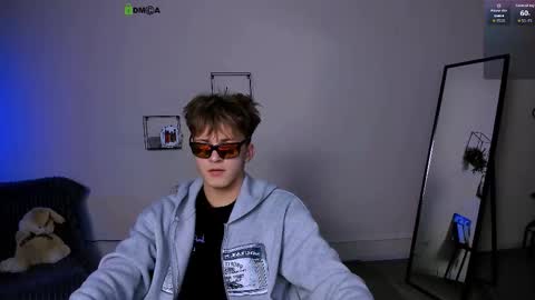 Travis online show from September 2025 07:25:01 PM