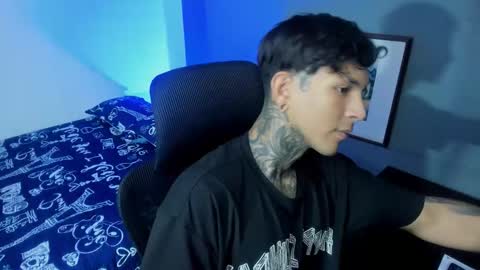 Snapshot of travistanner28 chatting on November 2025 05:12:01 PM TRAV - INDEPENDENT MODEL online show from November 2025 05:12:01 PM