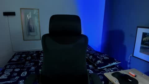 Snapshot of travistanner28 chatting on November 2025 11:54:01 AM TRAV - INDEPENDENT MODEL online show from November 2025 11:54:01 AM