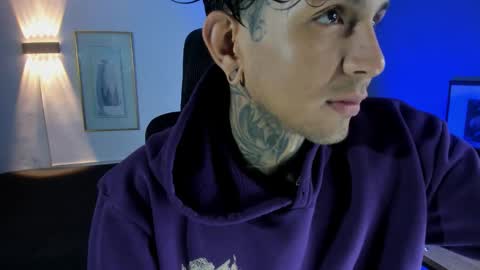 Snapshot of travistanner28 chatting on November 2025 06:49:01 AM TRAV - INDEPENDENT MODEL online show from November 2025 06:49:01 AM