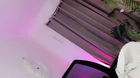 Snapshot of treatmelikeababe chatting on December 2025 06:12:01 PM YOUR SLUT online show from December 2025 06:12:01 PM