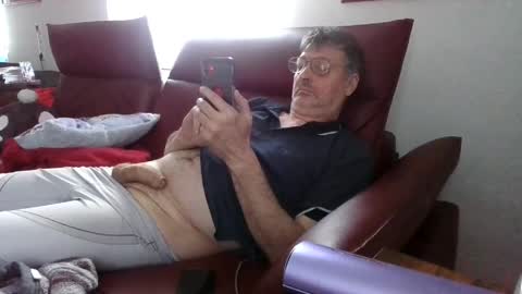 trebgeis1 online show from April 2026 03:09:02 PM