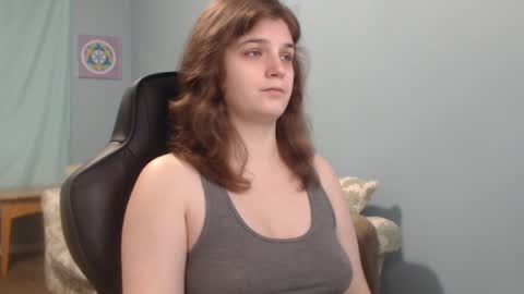 Snapshot of treejeanne chatting on December 2024 04:32:02 PM TreeJeanne online show from December 2024 04:32:02 PM