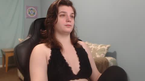 Snapshot of treejeanne chatting on December 2024 01:50:01 PM TreeJeanne online show from December 2024 01:50:01 PM