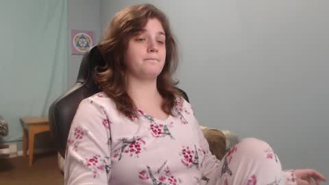 Snapshot of treejeanne chatting on February 2025 02:11:02 AM TreeJeanne online show from February 2025 02:11:02 AM