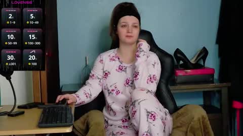 Snapshot of treejeanne chatting on October 2025 02:54:02 AM TreeJeanne online show from October 2025 02:54:02 AM