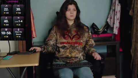 Snapshot of treejeanne chatting on October 2025 12:34:02 PM TreeJeanne online show from October 2025 12:34:02 PM