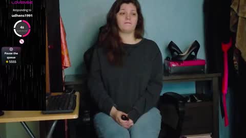 Snapshot of treejeanne chatting on October 2025 12:42:02 PM TreeJeanne online show from October 2025 12:42:02 PM