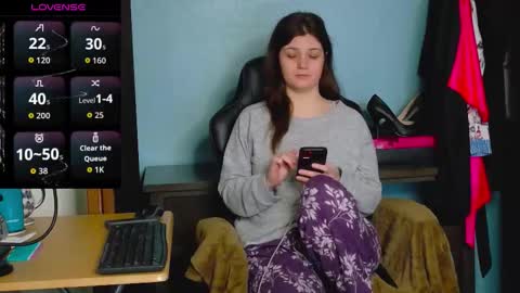 Snapshot of treejeanne chatting on December 2025 03:01:01 AM TreeJeanne online show from December 2025 03:01:01 AM