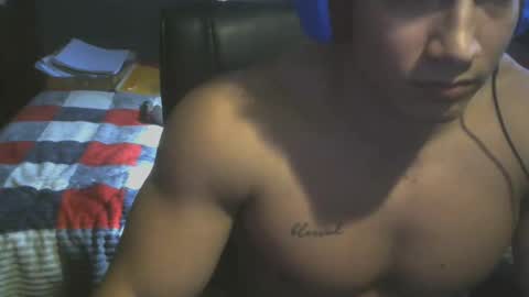 Snapshot of tremboman10 chatting on April 2026 05:05:02 PM Trembo man online show from April 2026 05:05:02 PM