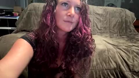 Snapshot of trevsmommy626 chatting on May 2026 02:09:02 AM trevsmommy626 online show from May 2026 02:09:02 AM