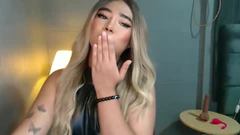 Snapshot of trexie_fucks15 chatting on November 2025 03:38:02 AM trexie_fucks15 online show from November 2025 03:38:02 AM