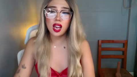 Snapshot of trexie_fucks15 chatting on December 2025 12:04:01 AM trexie_fucks15 online show from December 2025 12:04:01 AM