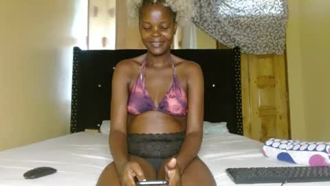 trey_queens online show from July 2026 11:47:02 AM