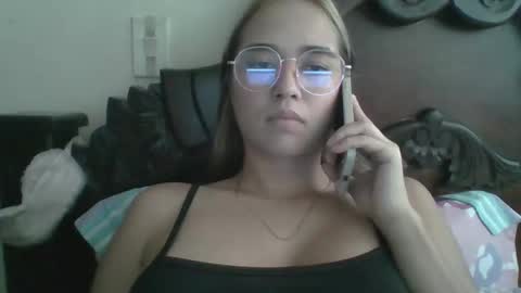 triana_bell online show from November 2025 05:02:01 PM