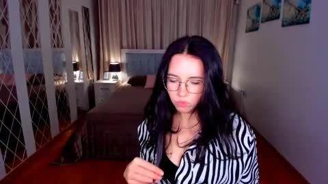 Snapshot of triciadaisy chatting on May 2026 04:37:01 PM TriciaDaisy online show from May 2026 04:37:01 PM