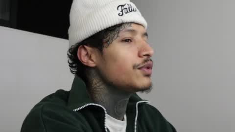 Snapshot of trieone chatting on January 2025 12:09:01 AM - trieone online show from January 2025 12:09:01 AM