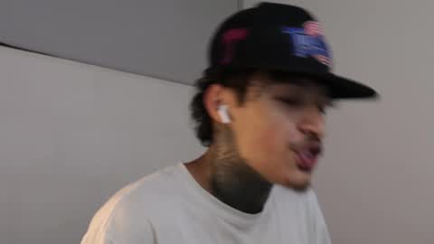 Snapshot of trieone chatting on March 2025 08:02:01 AM - trieone online show from March 2025 08:02:01 AM