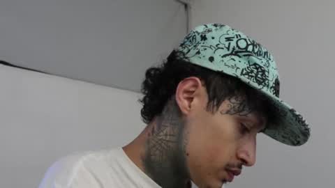 Snapshot of trieone chatting on March 2025 04:30:02 AM - trieone online show from March 2025 04:30:02 AM