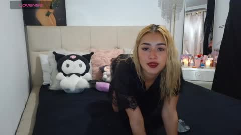 Snapshot of trinitych_ chatting on June 2026 12:00:02 PM trinitych_ online show from June 2026 12:00:02 PM