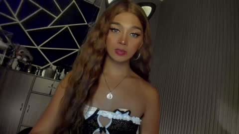 Ms Ella online show from December 2024 02:33:01 PM