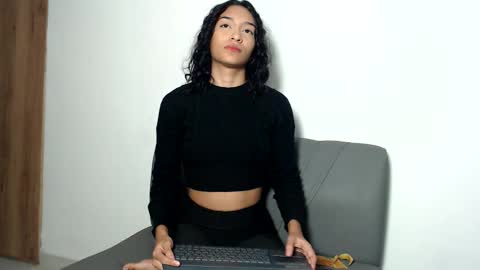 trixiandsuki online show from November 2025 12:49:02 AM