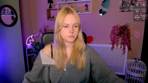 Trixy online show from May 2026 12:43:02 PM