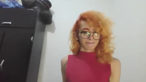 Snapshot of trixy_roses chatting on January 2025 12:00:02 AM Trixy Rose online show from January 2025 12:00:02 AM