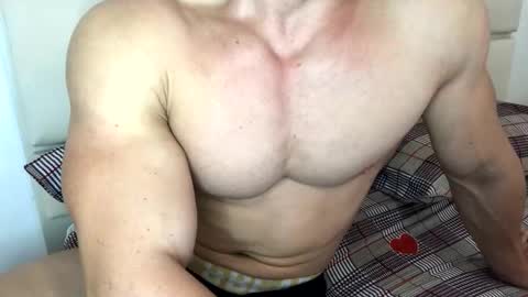 Snapshot of troncq chatting on September 2025 05:07:02 AM Troncq online show from September 2025 05:07:02 AM