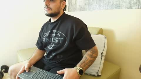 Troy online show from April 2026 10:13:02 PM