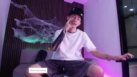 Troy online show from October 2025 07:15:02 PM