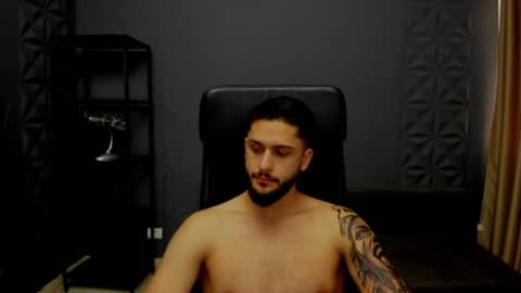 Snapshot of troywade chatting on August 2026 04:23:02 AM TroyWade online show from August 2026 04:23:02 AM
