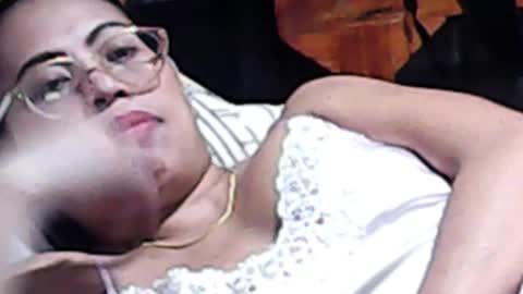 Snapshot of truefilipinabeauty chatting on November 2025 11:23:02 AM emily online show from November 2025 11:23:02 AM