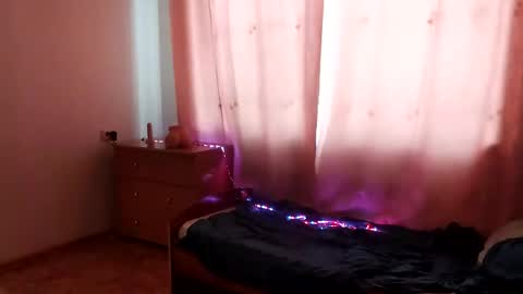 Snapshot of trypophob1a chatting on February 2025 04:14:01 AM Emilum online show from February 2025 04:14:01 AM