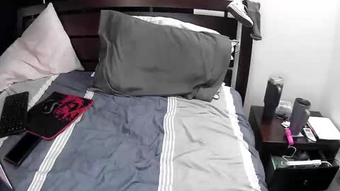 Stella online show from December 2025 02:02:02 PM