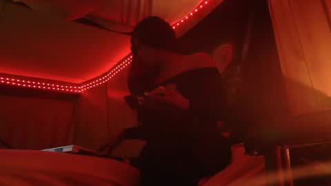 Snapshot of tsnitra chatting on December 2024 09:39:02 AM TsNitra online show from December 2024 09:39:02 AM