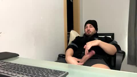 Snapshot of tuamante000 chatting on December 2024 06:28:01 PM Stimulation make me Cum in Public or in Pvt online show from December 2024 06:28:01 PM