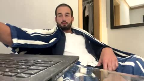 Snapshot of tuamante000 chatting on November 2025 04:17:01 PM Stimulation make me Cum in Public or in Pvt online show from November 2025 04:17:01 PM