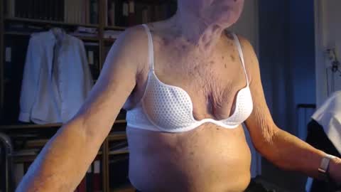 FINN but call me NANNA online show from January 2025 08:18:02 AM