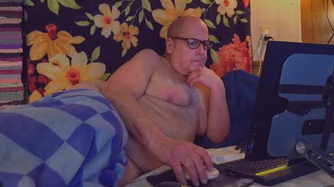 Snapshot of tumbafox1 chatting on April 2026 04:32:01 AM tumbafox1 online show from April 2026 04:32:01 AM