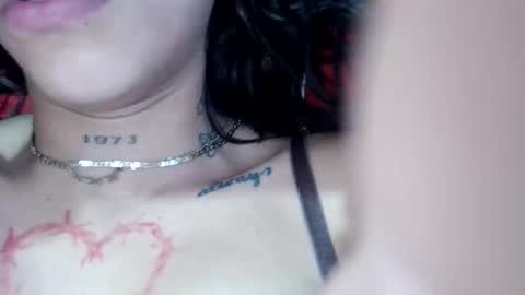 Snapshot of tunenacaliente chatting on November 2025 03:33:01 PM tunenacaliente online show from November 2025 03:33:01 PM