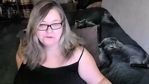 Lana online show from March 2026 11:21:01 PM