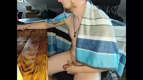 Snapshot of tw1ky9o chatting on December 2025 08:01:01 AM Tobi online show from December 2025 08:01:01 AM