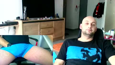 Snapshot of twardyidlugi chatting on December 2024 11:00:02 AM twardyidlugi online show from December 2024 11:00:02 AM