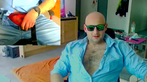 Snapshot of twardyidlugi chatting on March 2025 01:37:01 PM twardyidlugi online show from March 2025 01:37:01 PM