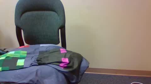 twayne29x online show from February 2025 08:42:02 AM