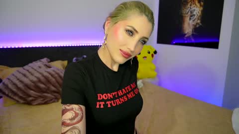 Snapshot of tweety_twist chatting on January 2025 09:37:01 PM MayCarrey online show from January 2025 09:37:01 PM