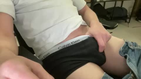 Snapshot of twink27844711 chatting on February 2025 07:10:01 PM twink27844711 online show from February 2025 07:10:01 PM